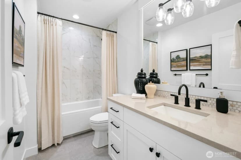 Property photo for 210 35th Avenue E, Seattle photo 28