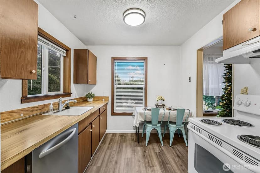 Property photo for 12642 74th Ave S, Seattle photo 6