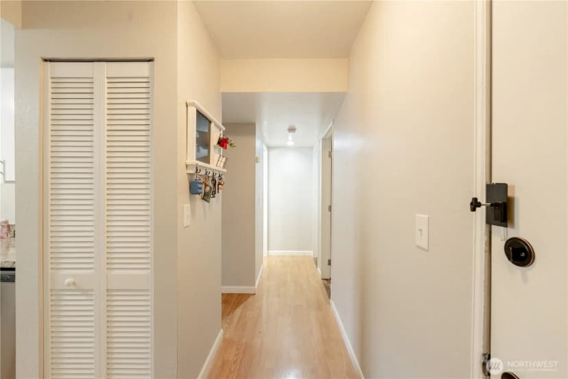 Property photo for 323 75th Street Se #a-14, Everett photo 7