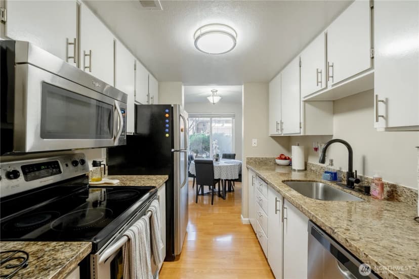 Property photo for 323 75th Street Se #a-14, Everett photo 9