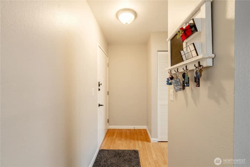 Property photo for 323 75th Street Se #a-14, Everett photo 4
