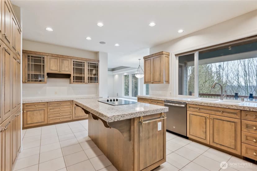 Property photo for 229 Sunset Drive, Longview photo 12