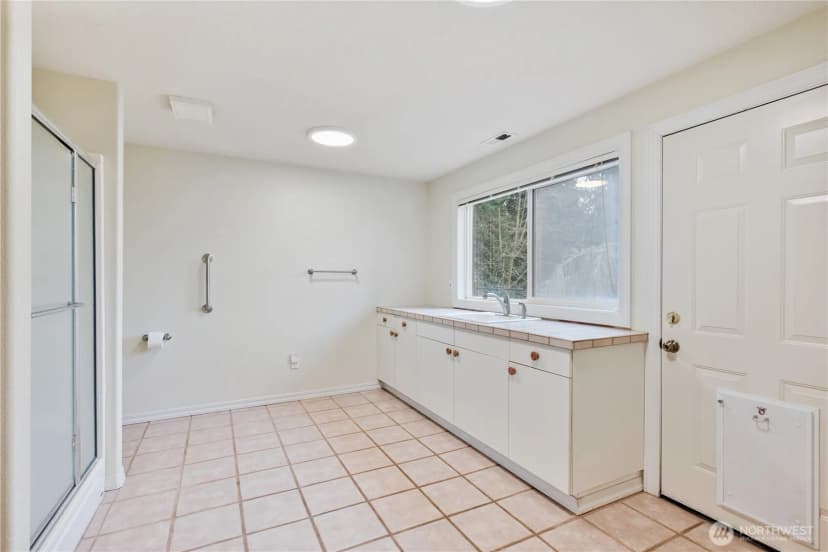 Property photo for 229 Sunset Drive, Longview photo 32