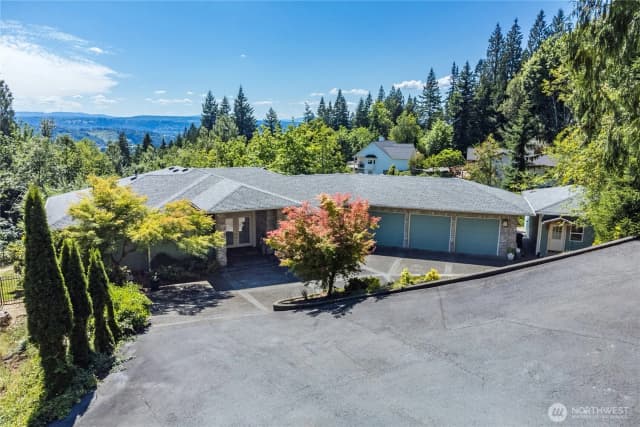 Property photo for 229 Sunset Drive, Longview photo 2