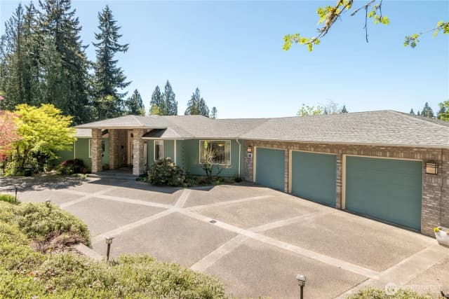 Property photo for 229 Sunset Drive, Longview