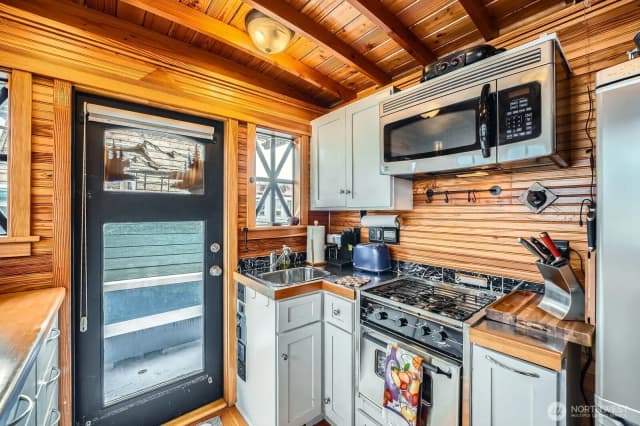 Property photo for 1080 W Ewing Street #e-2, Seattle photo 5