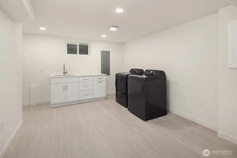 Property photo for 12711 9th Avenue Nw, Seattle photo 32