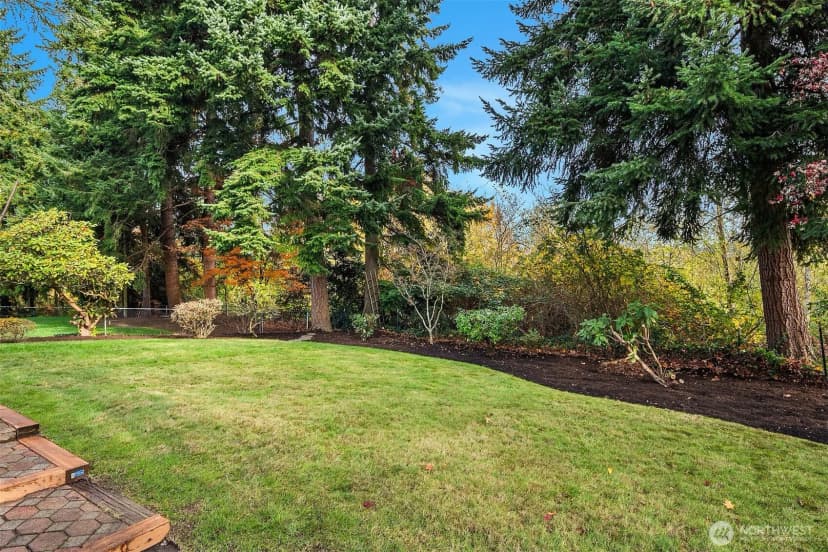 Property photo for 1718 128th Avenue Se, Bellevue photo 37