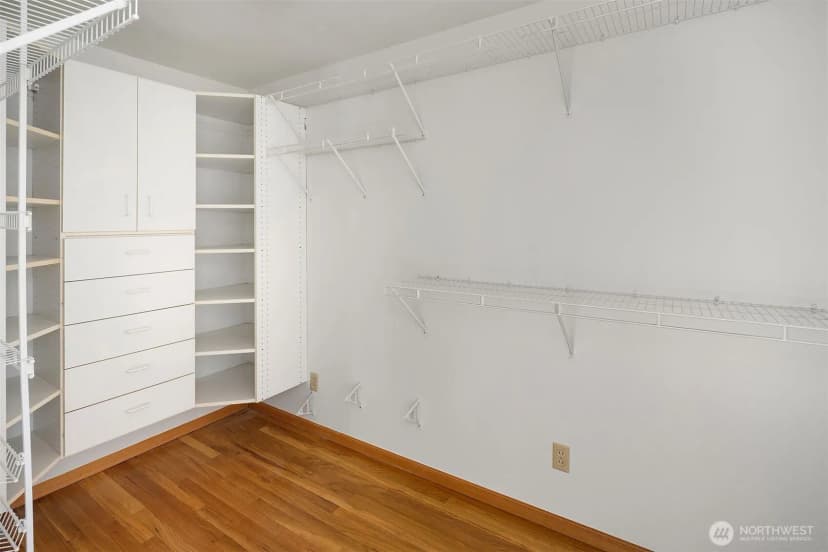 Property photo for 1718 128th Avenue Se, Bellevue photo 15