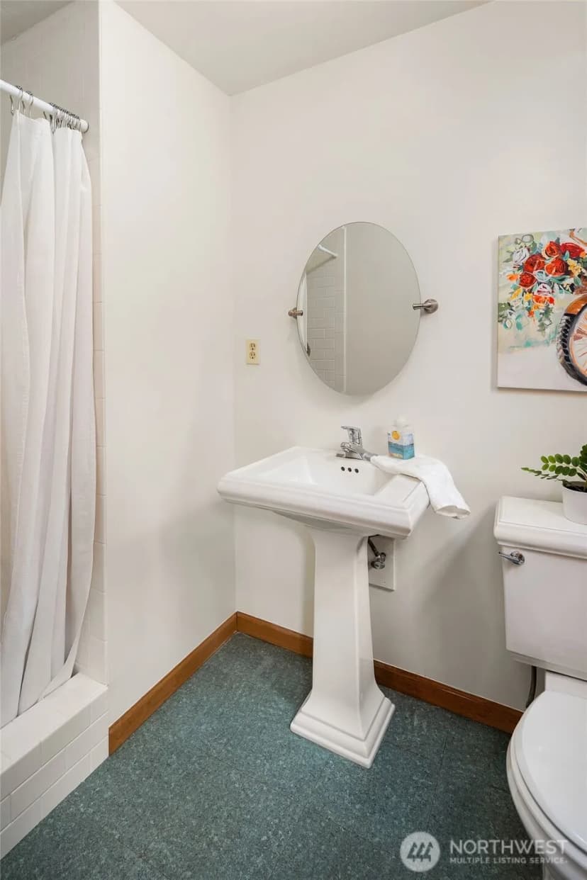 Property photo for 1718 128th Avenue Se, Bellevue photo 24