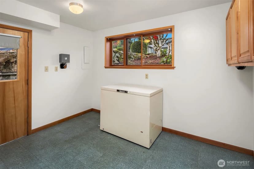 Property photo for 1718 128th Avenue Se, Bellevue photo 23