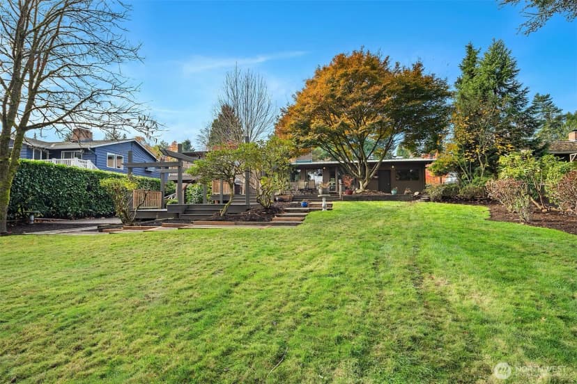 Property photo for 1718 128th Avenue Se, Bellevue photo 36