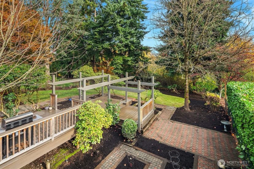 Property photo for 1718 128th Avenue Se, Bellevue photo 31