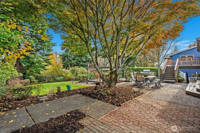 Property photo for 1718 128th Avenue Se, Bellevue photo 32