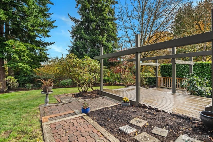 Property photo for 1718 128th Avenue Se, Bellevue photo 33