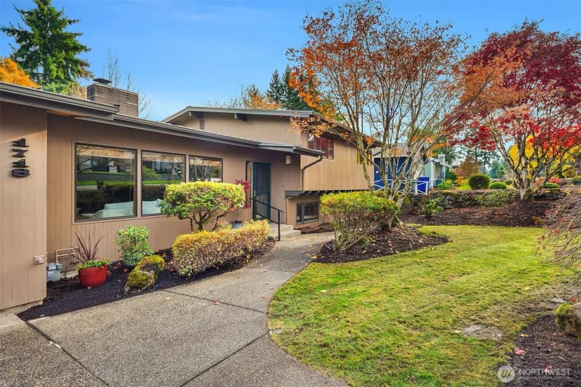 Property photo for 1718 128th Avenue Se, Bellevue
