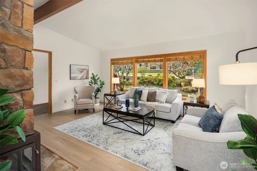Property photo for 1718 128th Avenue Se, Bellevue photo 4