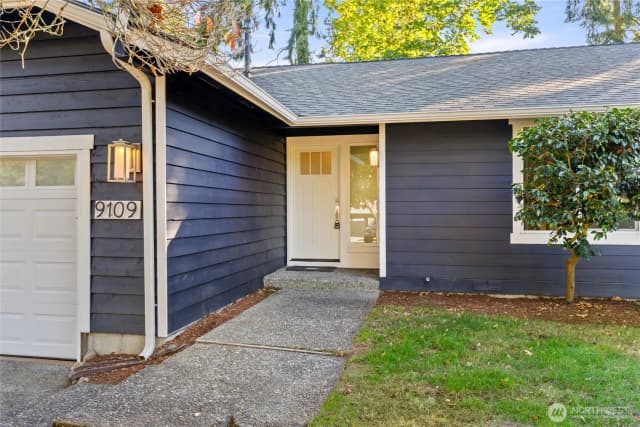 Property photo for 9109 Ne 141st Pl, Kirkland photo 2