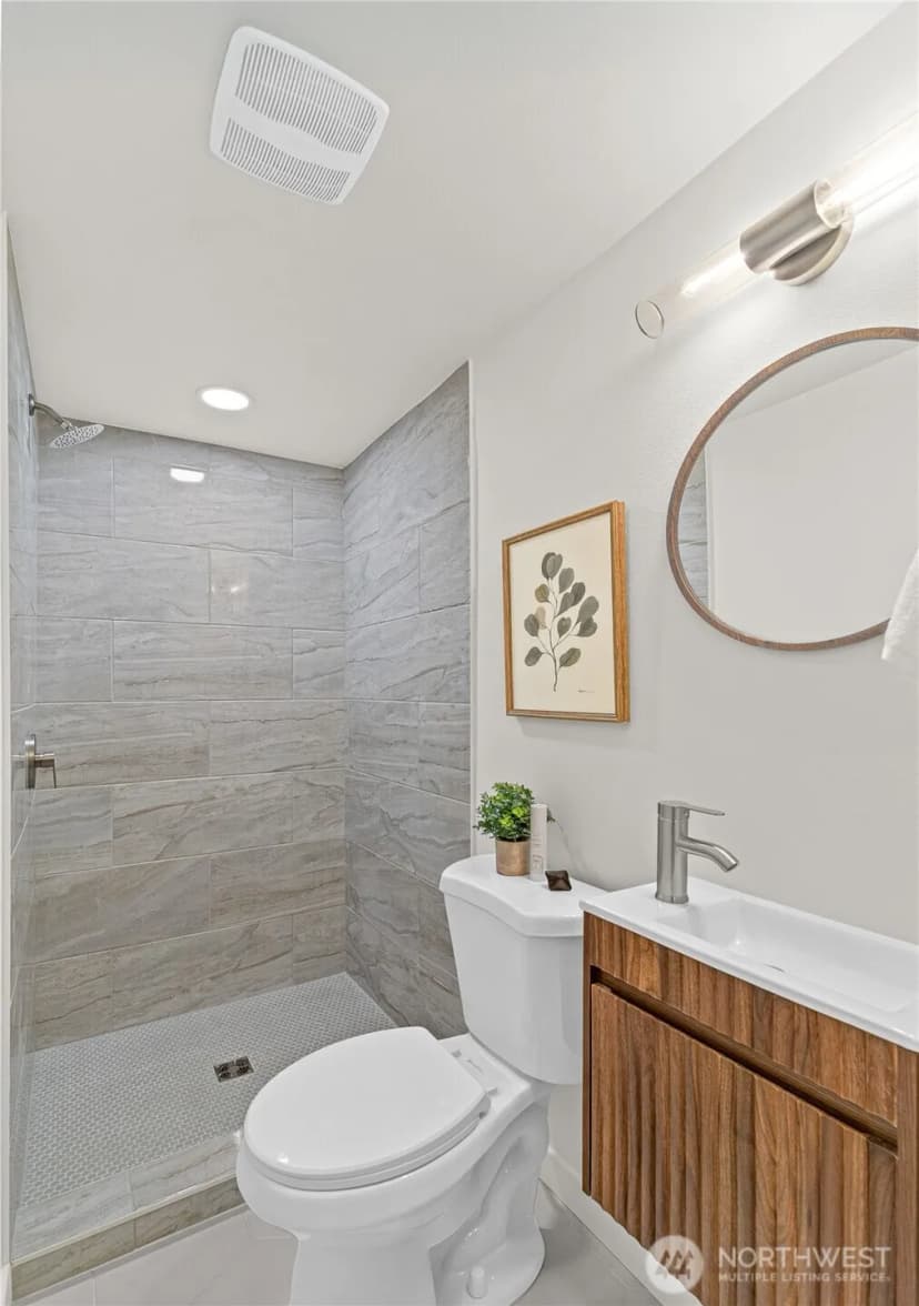 Property photo for 2460 S 121 Street, Burien photo 8