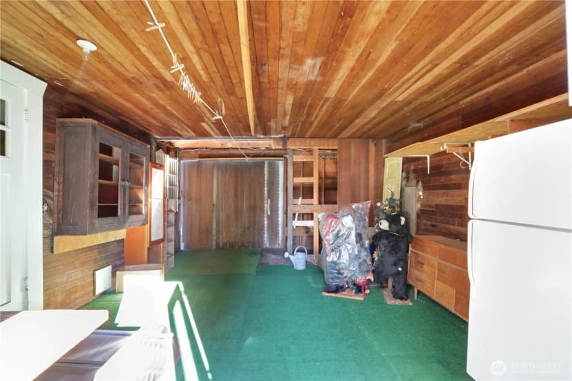 Property photo for 402 E Washington Street, Mount Vernon photo 29