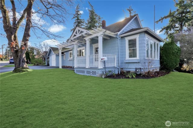 Property photo for 402 E Washington Street, Mount Vernon