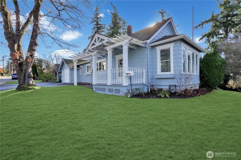 Property photo for 402 E Washington Street, Mount Vernon
