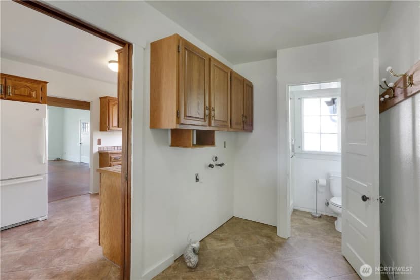 Property photo for 402 E Washington Street, Mount Vernon photo 27