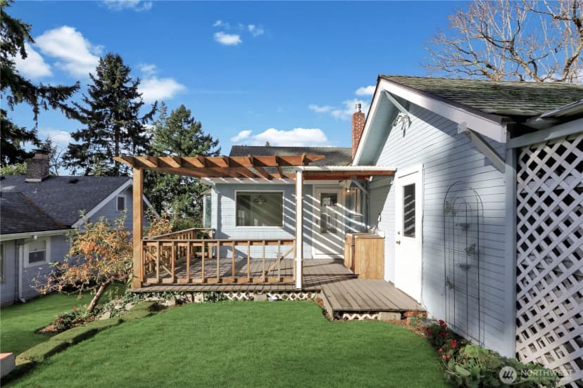 Property photo for 402 E Washington Street, Mount Vernon photo 32