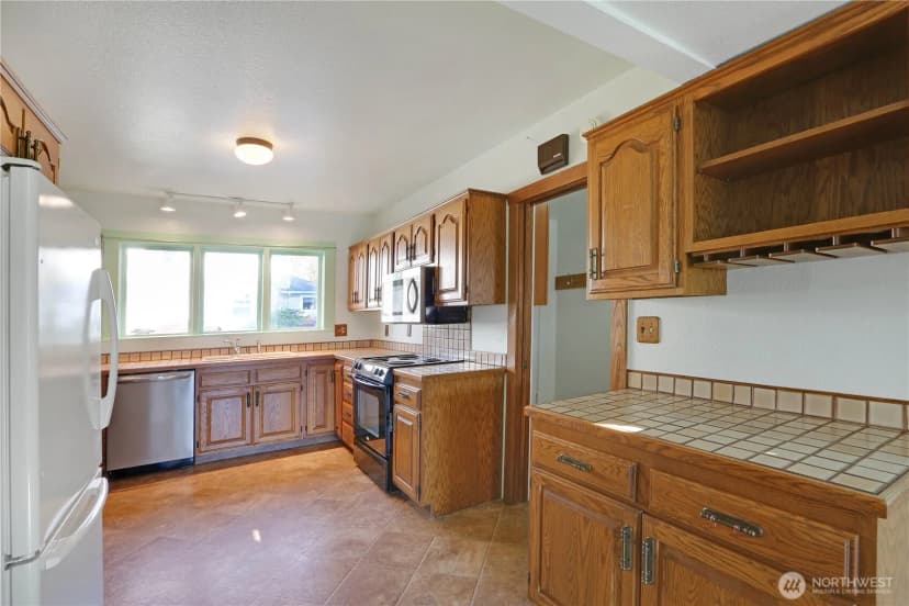 Property photo for 402 E Washington Street, Mount Vernon photo 17