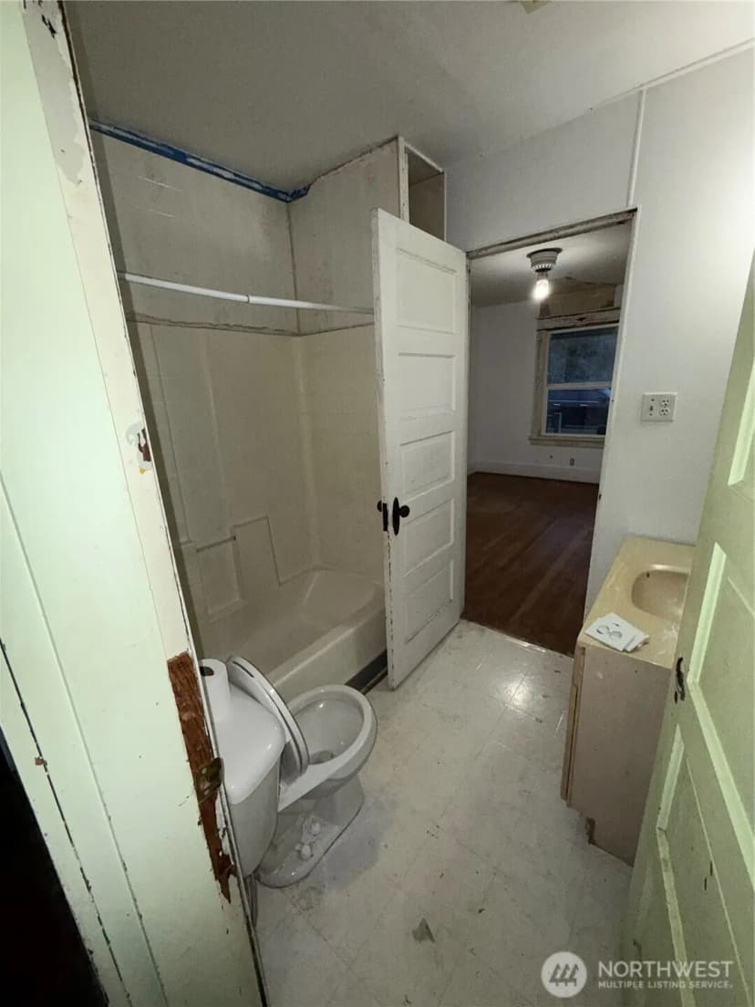 Property photo for 504 Dupont Avenue, Dupont photo 9