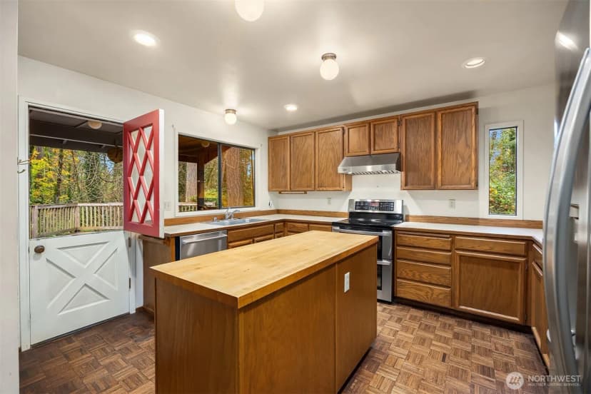 Property photo for 7131 Ne Bay Hill Road, Bainbridge Island photo 10
