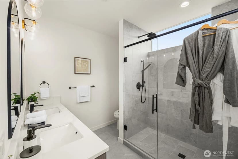 Property photo for 1227 B N 48th Street, Seattle photo 17