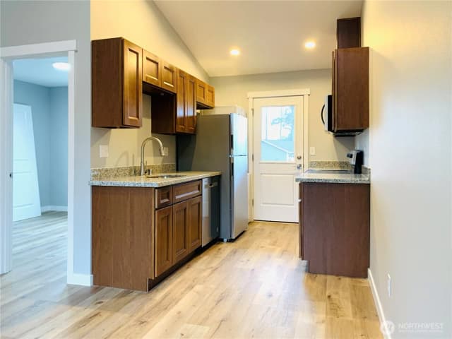 Property photo for 518 Dolphin Avenue Ne, Ocean Shores photo 4