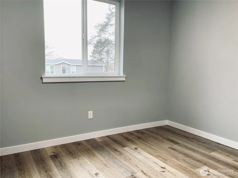 Property photo for 518 Dolphin Avenue Ne, Ocean Shores photo 8