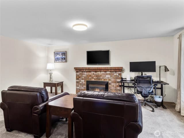 Property photo for 302 1st Avenue E, Pacific photo 5