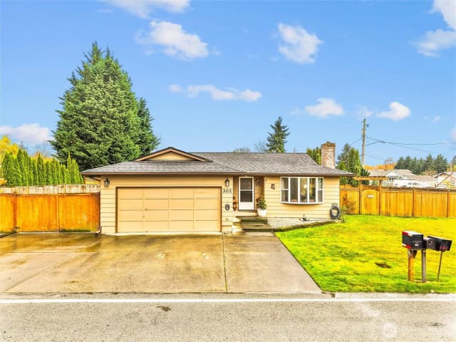 Property photo for 302 1st Avenue E, Pacific photo 2