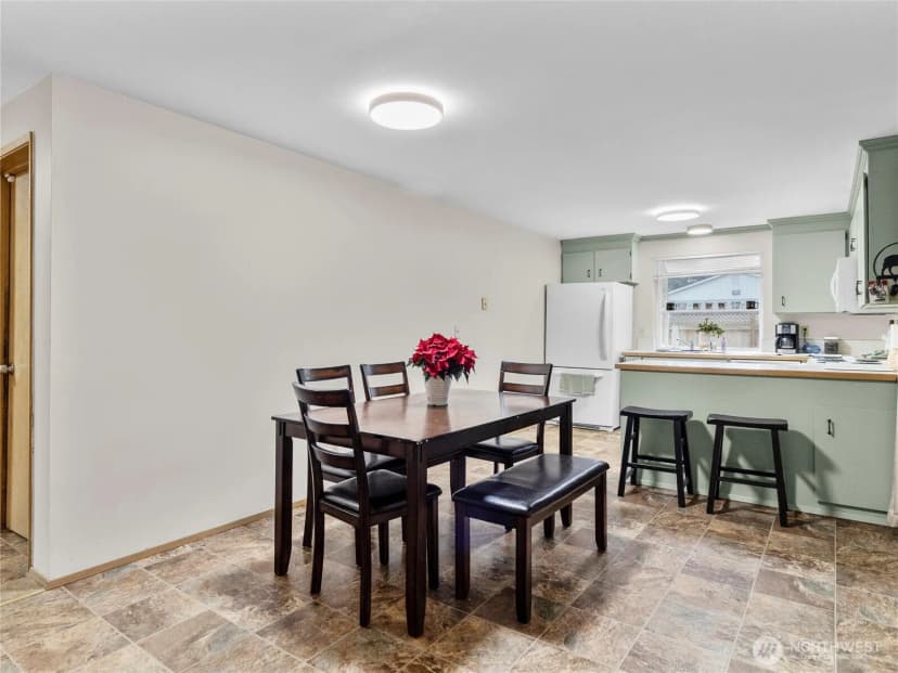 Property photo for 302 1st Avenue E, Pacific photo 9