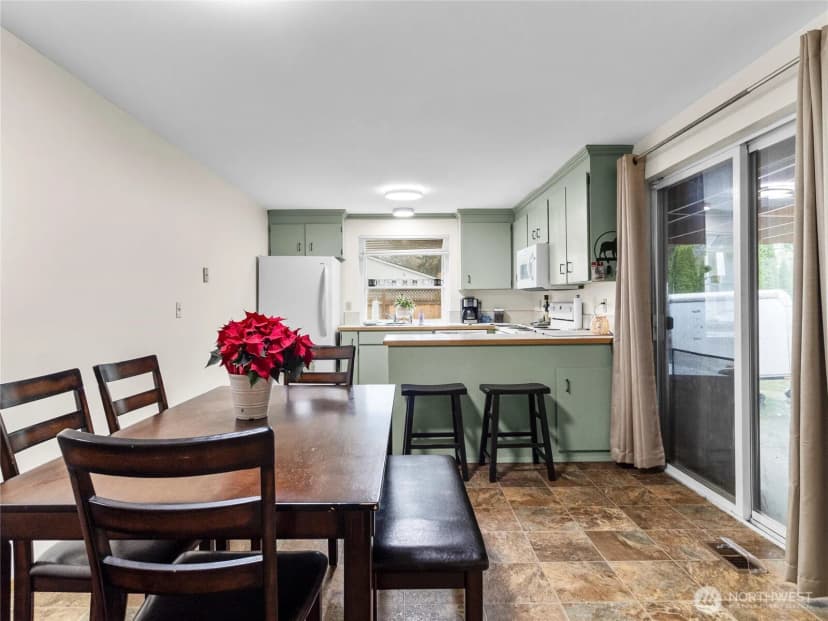 Property photo for 302 1st Avenue E, Pacific photo 10