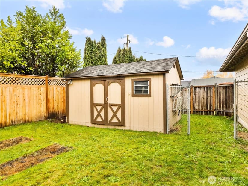 Property photo for 302 1st Avenue E, Pacific photo 31