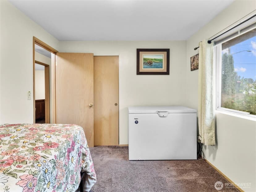 Property photo for 302 1st Avenue E, Pacific photo 23