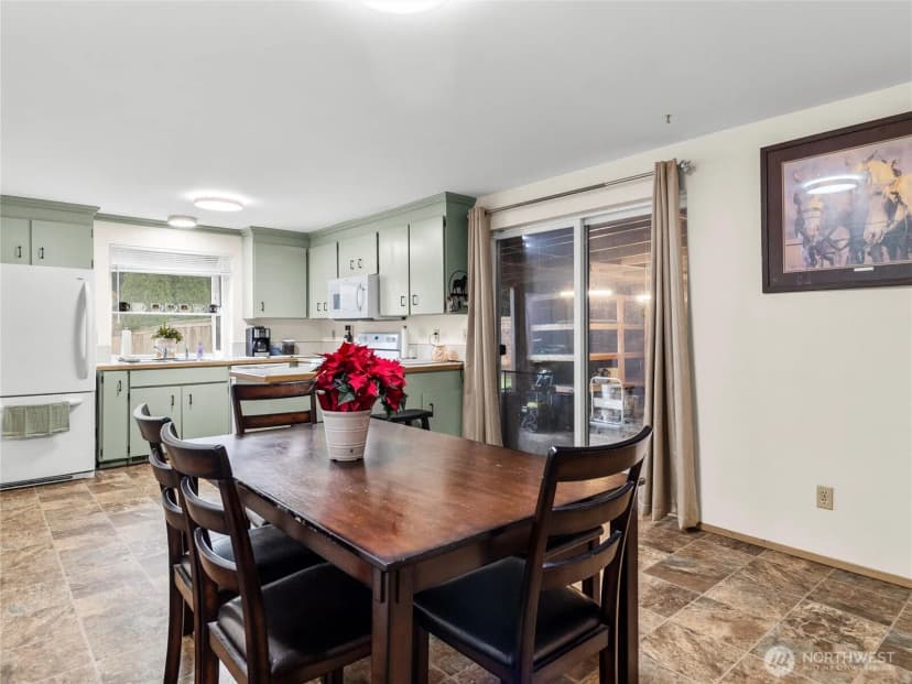 Property photo for 302 1st Avenue E, Pacific photo 11