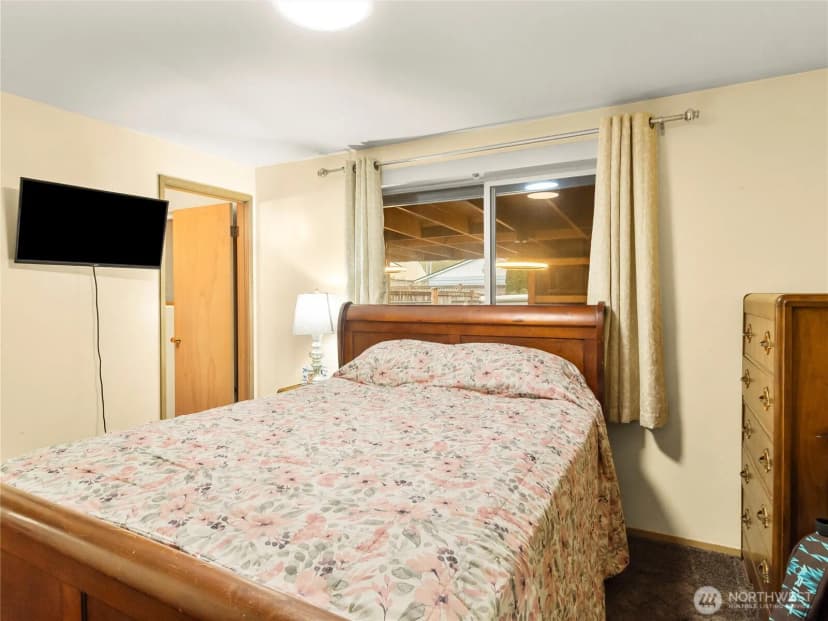 Property photo for 302 1st Avenue E, Pacific photo 18