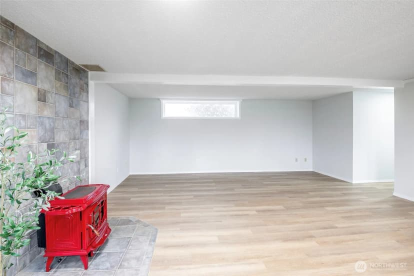 Property photo for 1517 126th Avenue E, Edgewood photo 23