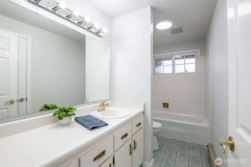 Property photo for 1517 126th Avenue E, Edgewood photo 33