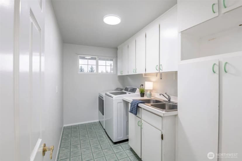Property photo for 1517 126th Avenue E, Edgewood photo 34