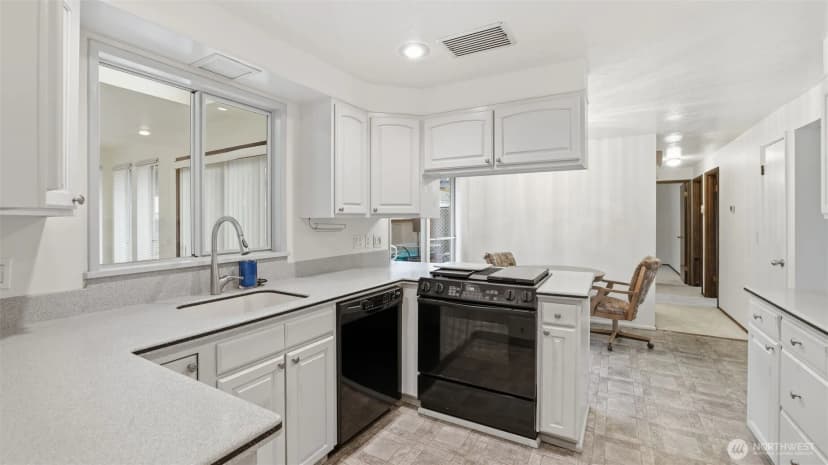 Property photo for 4521 S 160th Place, Tukwila photo 14
