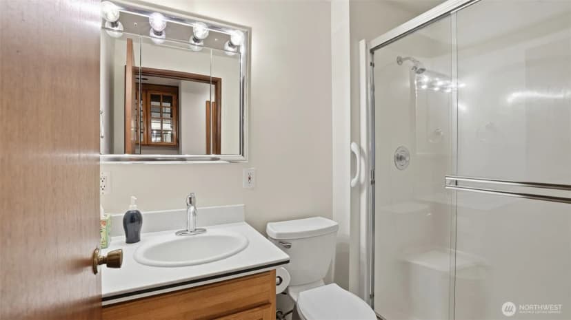 Property photo for 4521 S 160th Place, Tukwila photo 25