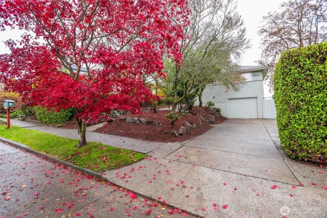 Property photo for 3447 12th Avenue W, Seattle photo 4