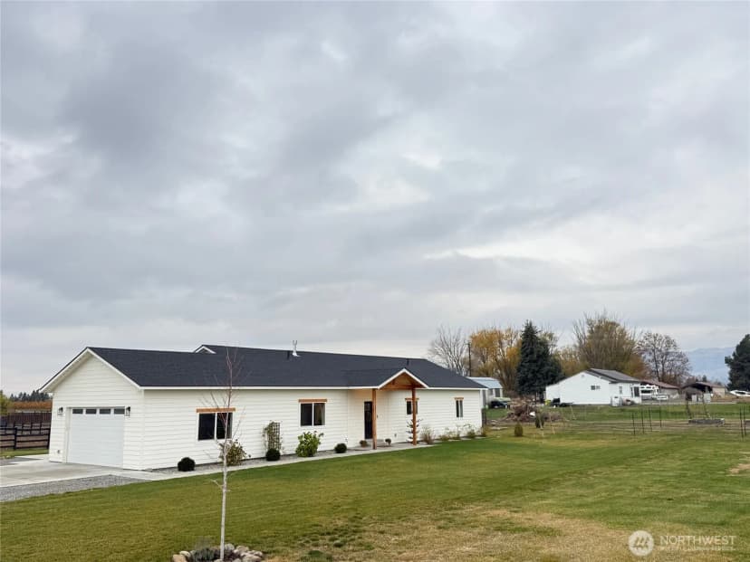 Property photo for 82 Nichols Road, Omak