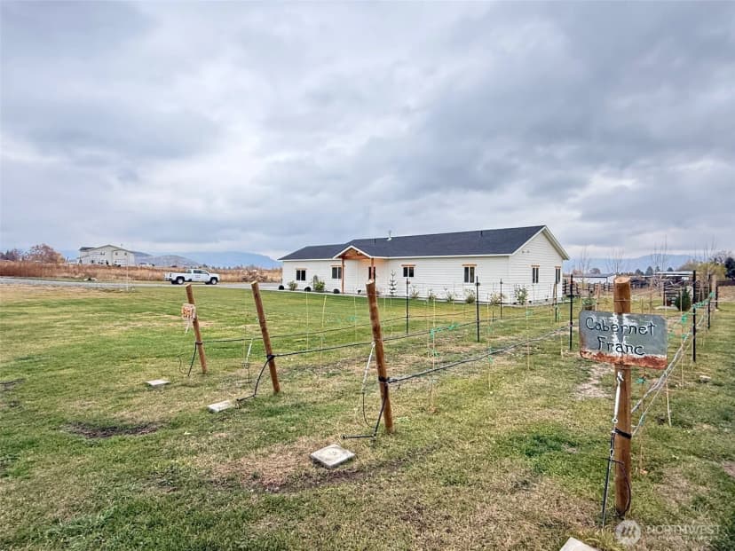 Property photo for 82 Nichols Road, Omak photo 3